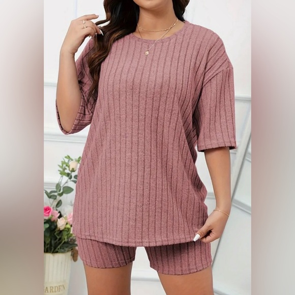 Two piece plus size soft and comfy short/lounge set NIP. Color mauve - Picture 1 of 3